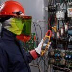 Fluke 375-FC Clamp Meter - Image 2