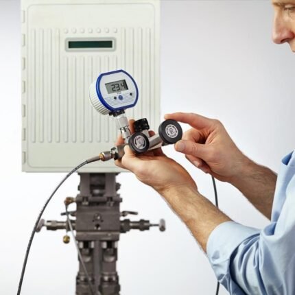 Ralston Instruments QSCM-2FSA-20-2 QSCM Manifold,1/4″FNPT Gauge Adaptor,20ft,2ft Hoses,Bag - Image 2