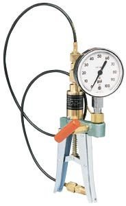 Ralston Instruments QTAP0200+QTFIT Pneumatic Hand Pump Calibration Kit, 0-200 PSI